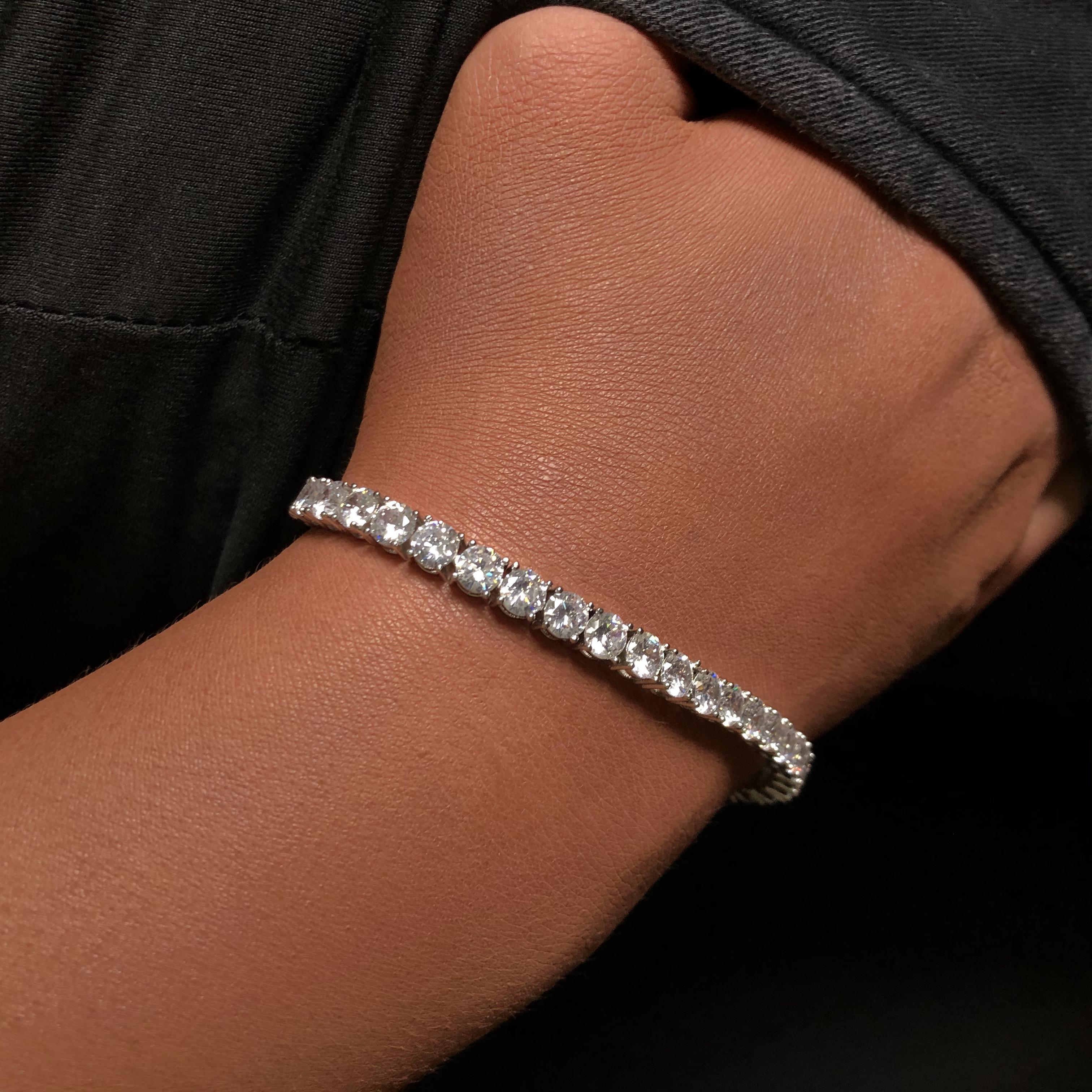 5mm and 3mm Round Cut Diamond Tennis Bracelet