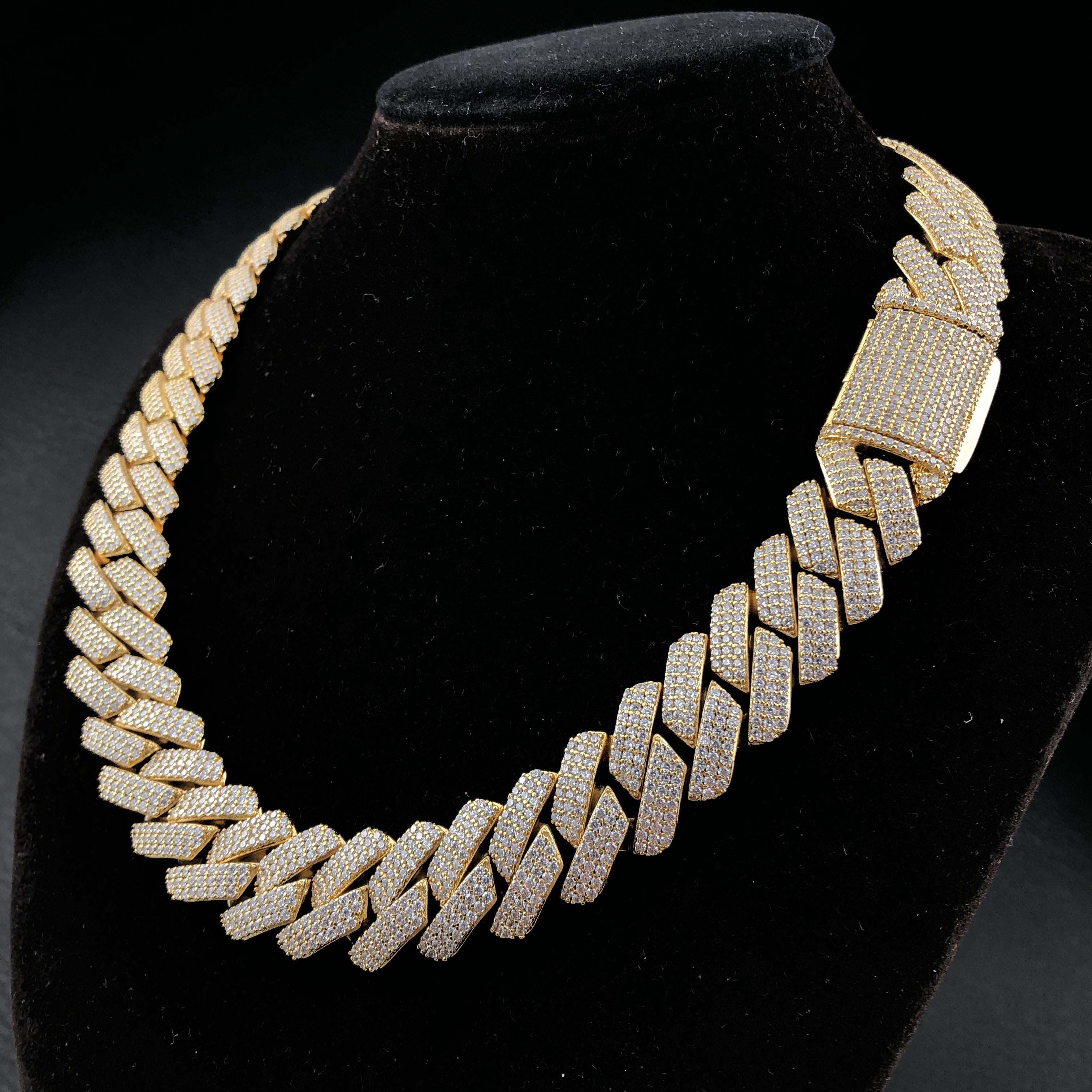 19mm Diamond Prong Cuban