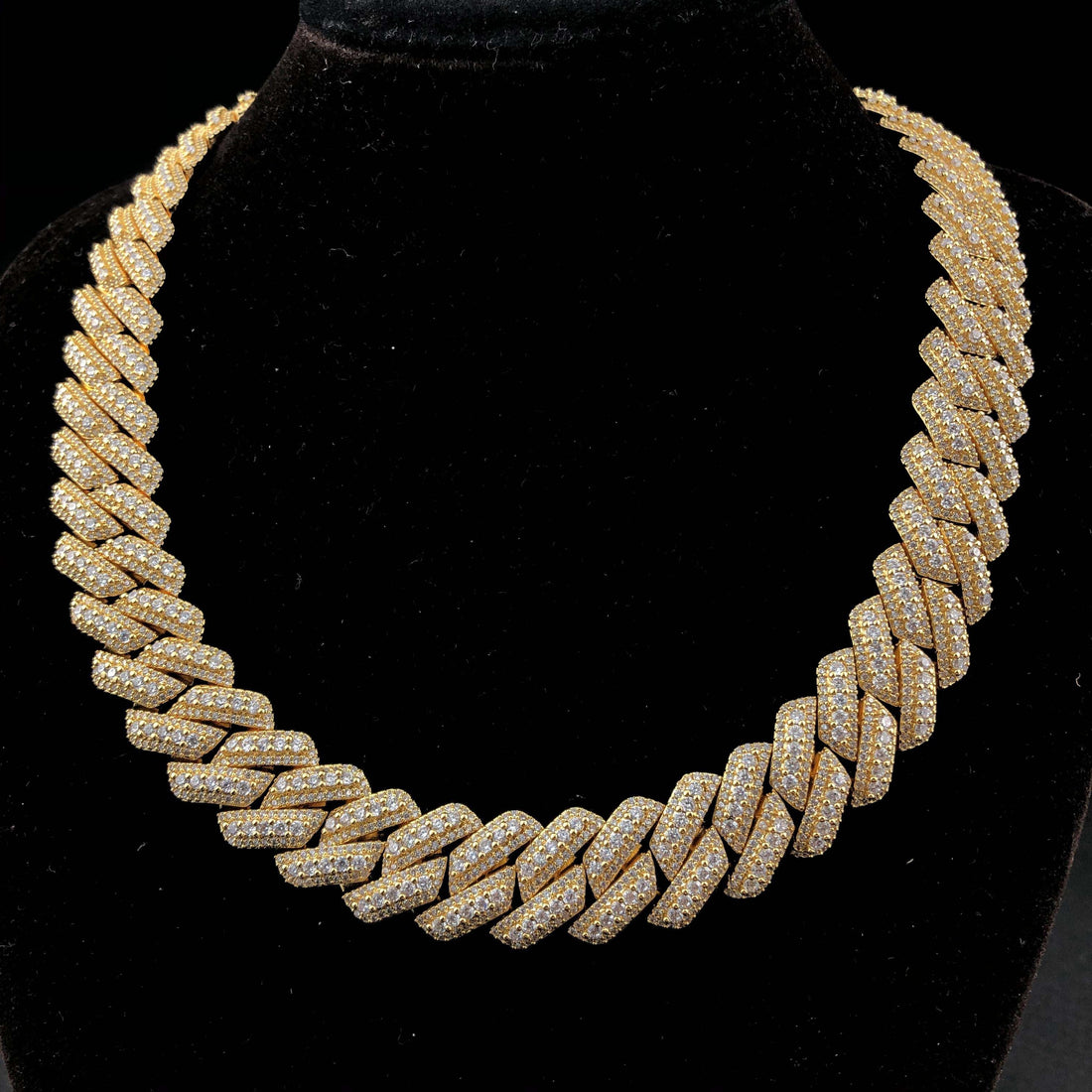 3 rows 19mm Diamond Prong Cuban