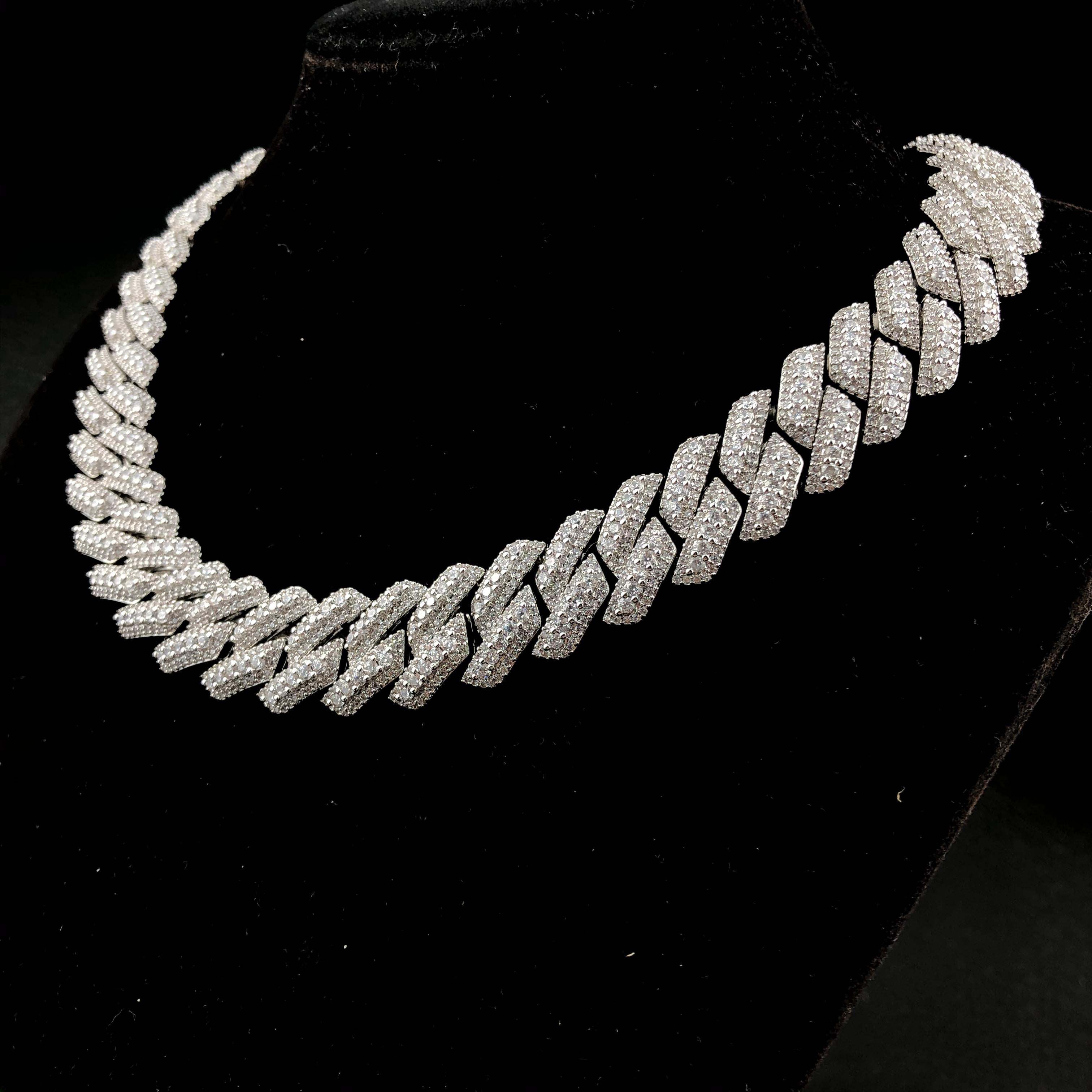 3 rows 19mm Diamond Prong Cuban