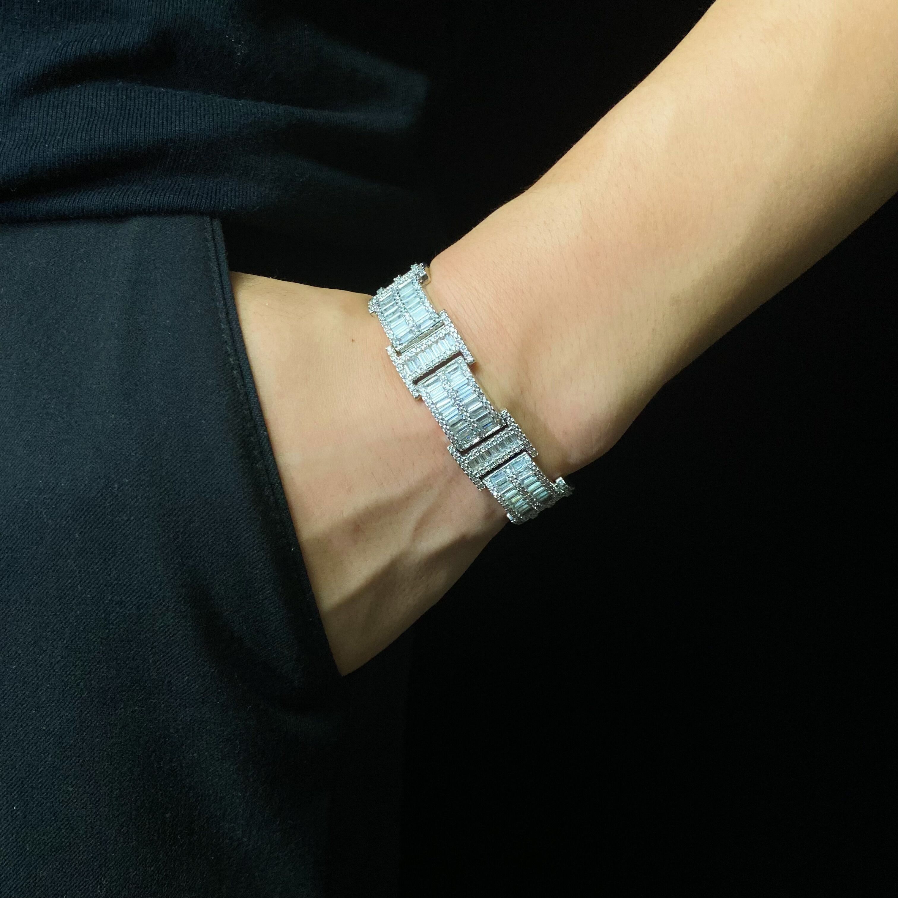 Diamond Buckle Link Bracelet