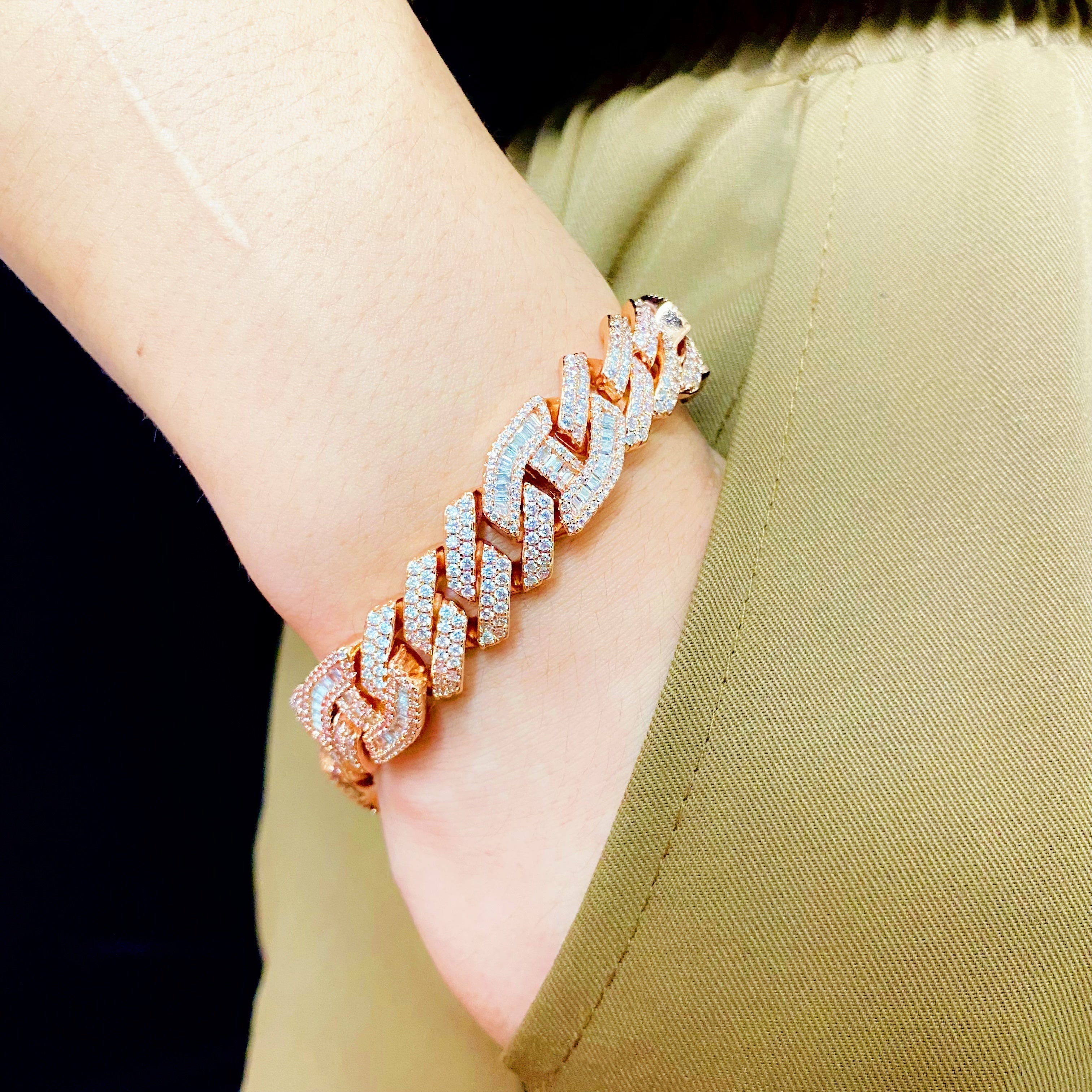 15mm Prong Baguette Curb Bracelet