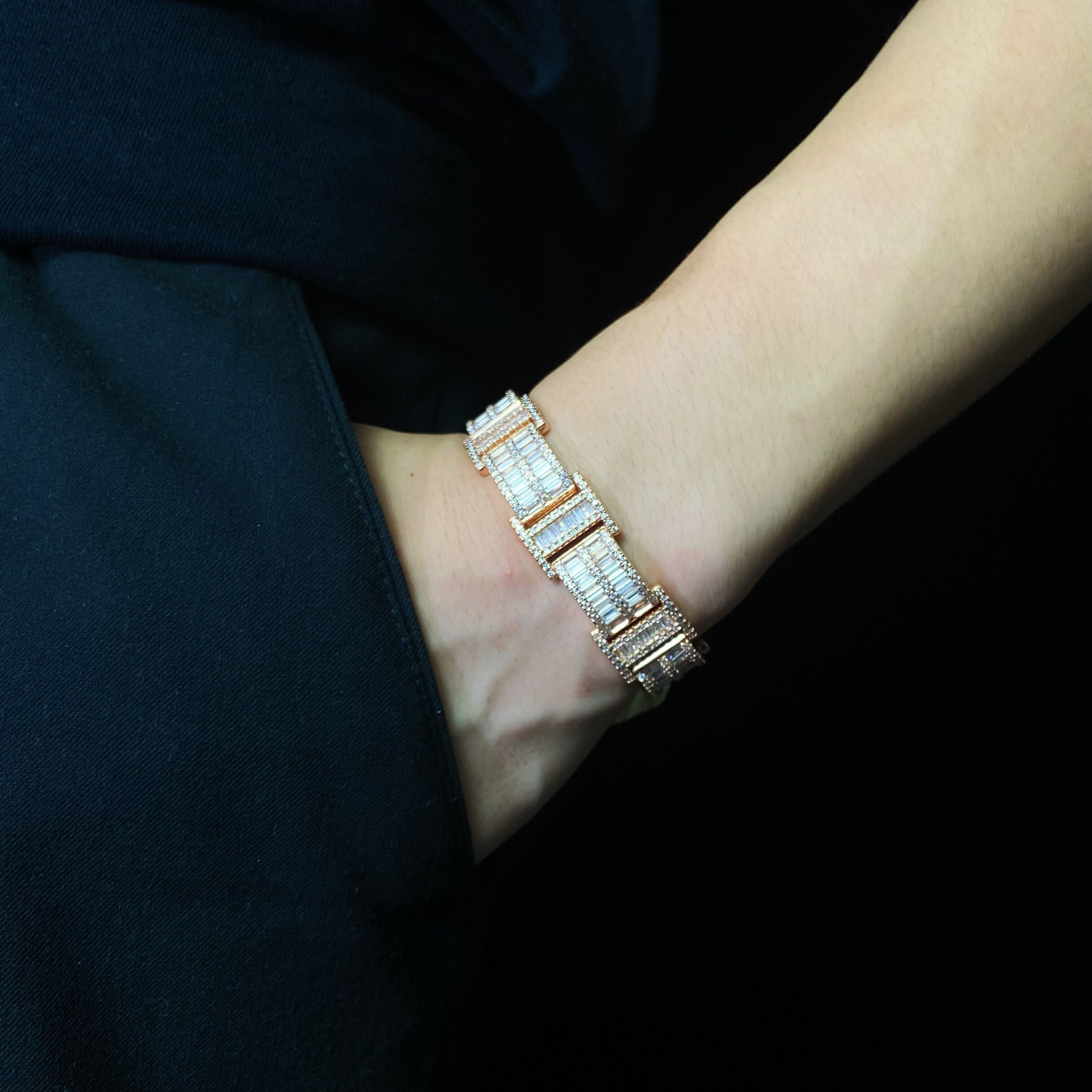 Diamond Buckle Link Bracelet