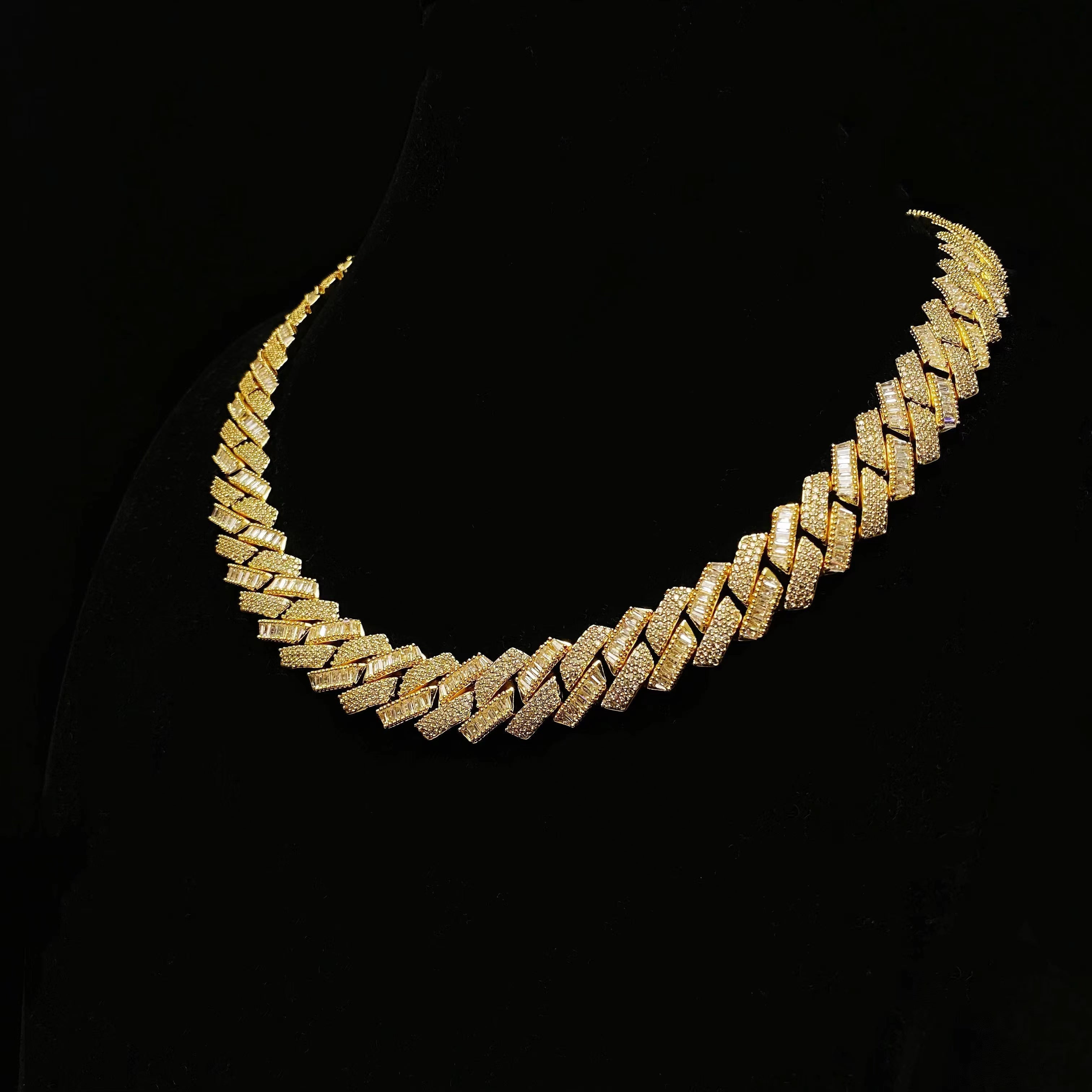 16mm Regular & Baguette Prong Cuban Chain