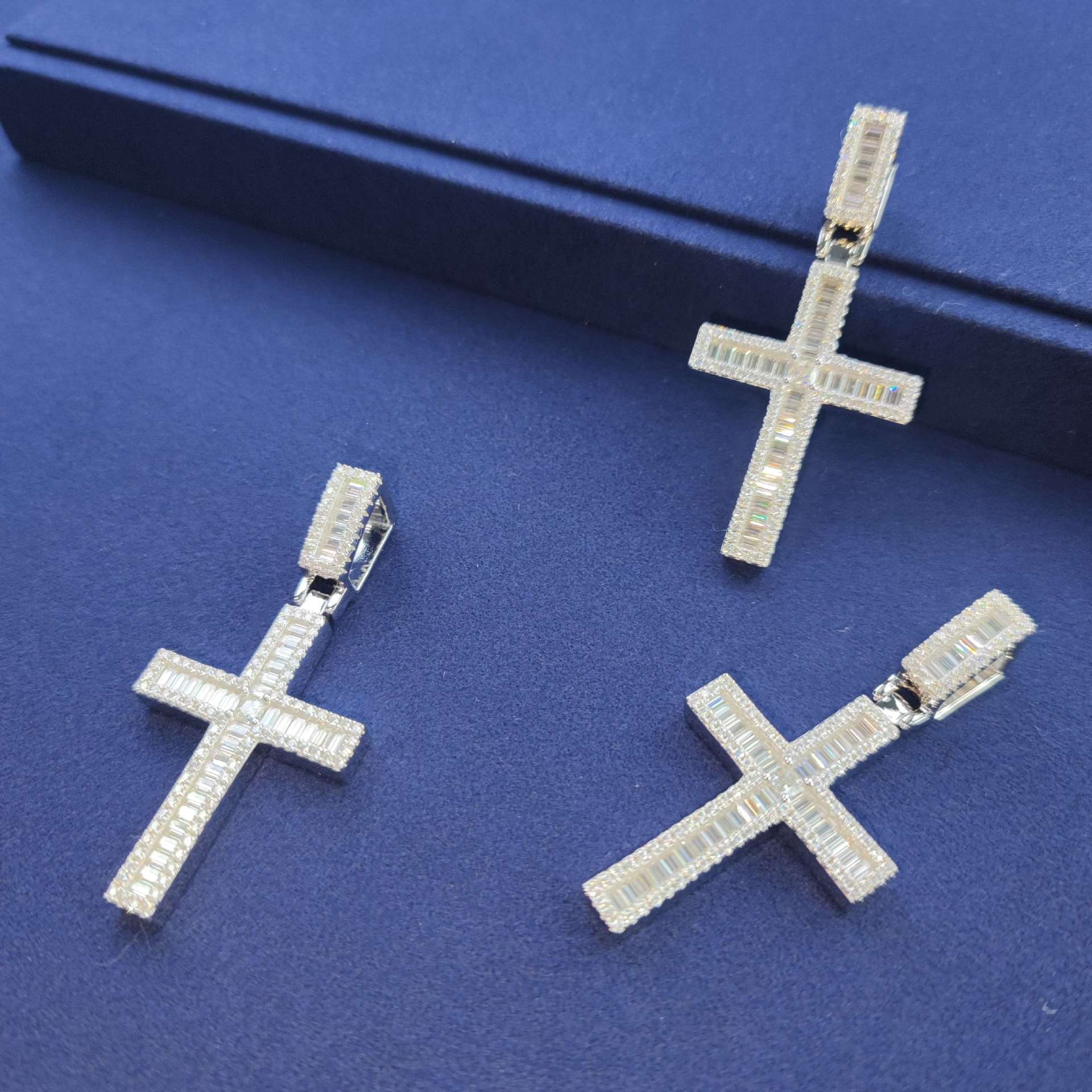 925 Silver Diamond Moissanite Baguetter Cross Pendant