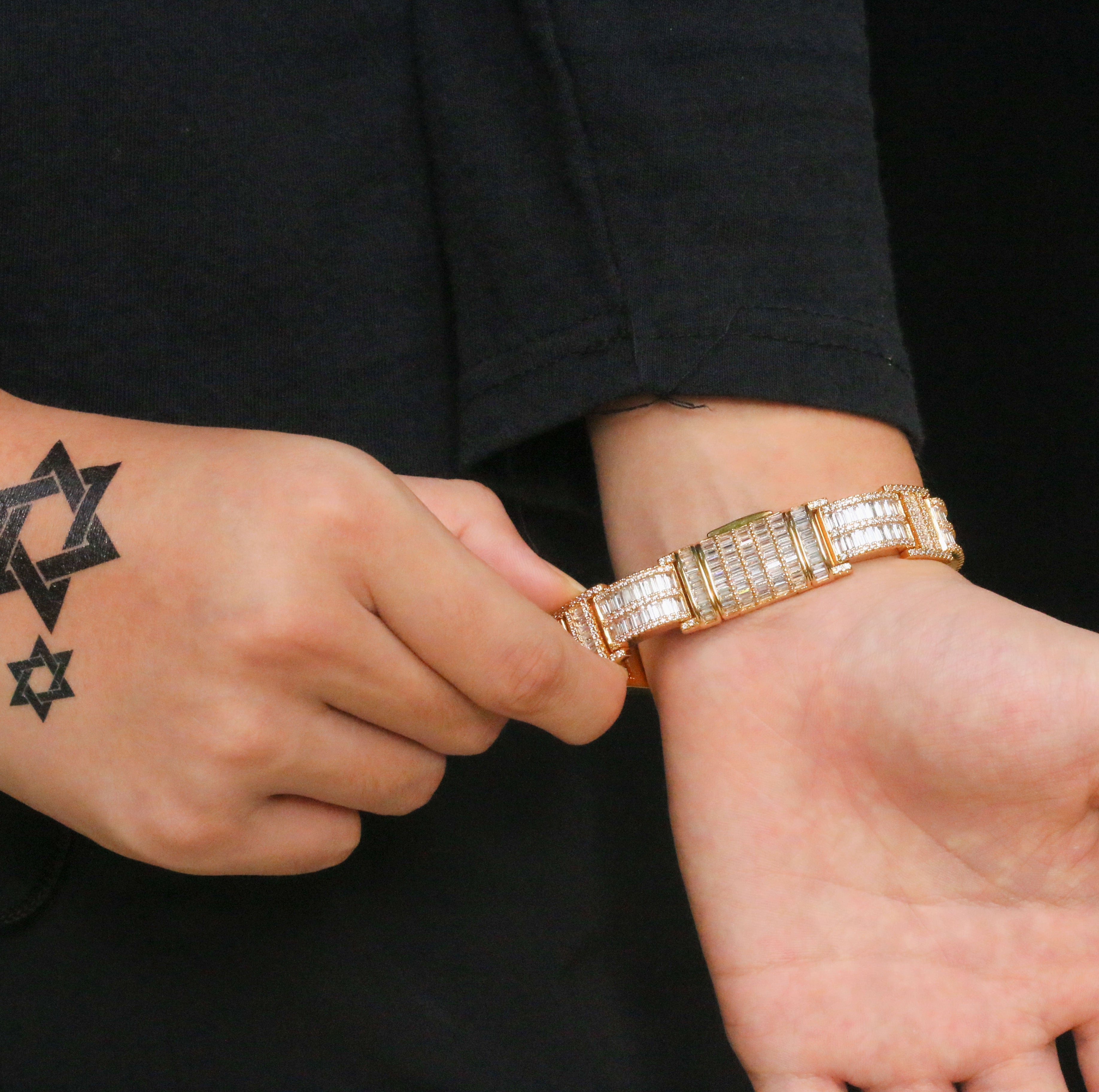 Diamond Buckle Link Bracelet